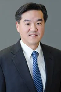 image of caleb chen md